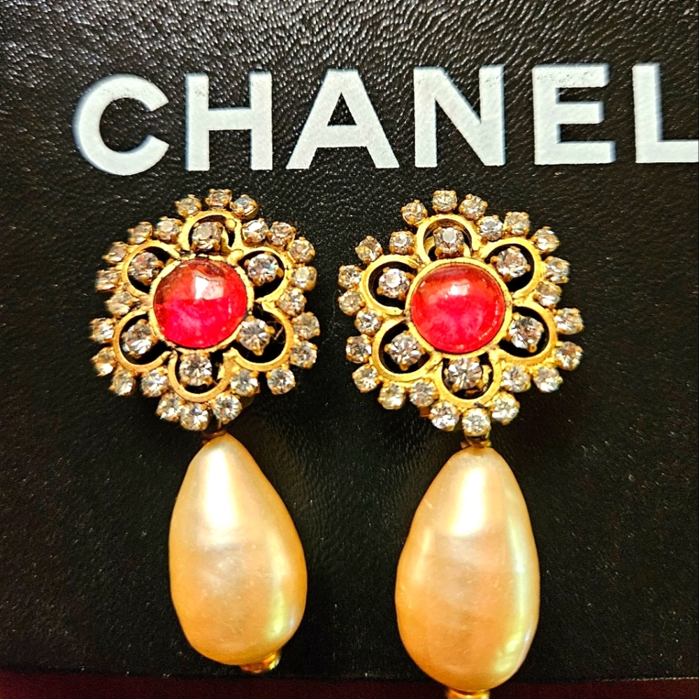 CHANEL earrings